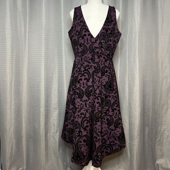Maurices Plum And Black Velvet Sleeveless VNECK Dress Size Medium - Picture 7 of 10
